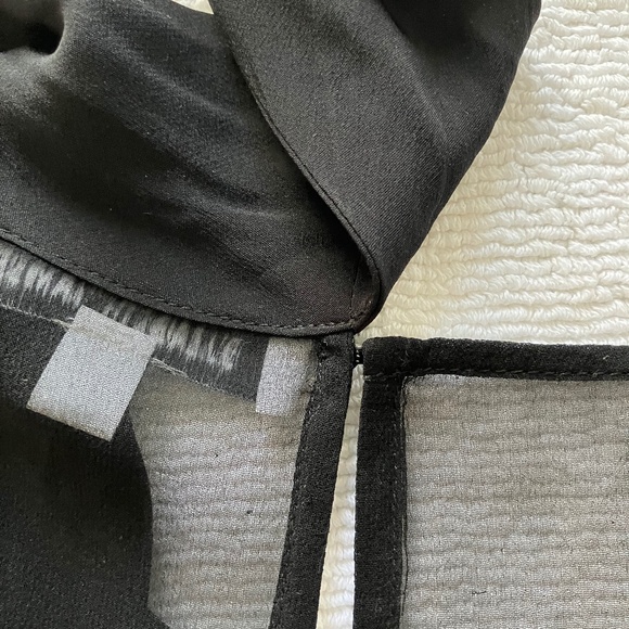 Elizabeth&James Silk Blouse w/Fringe ties - Picture 4 of 5